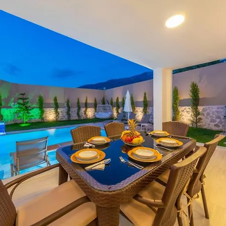 Luxury 4-bed With Private Pool And Jacuzzi Ovacık