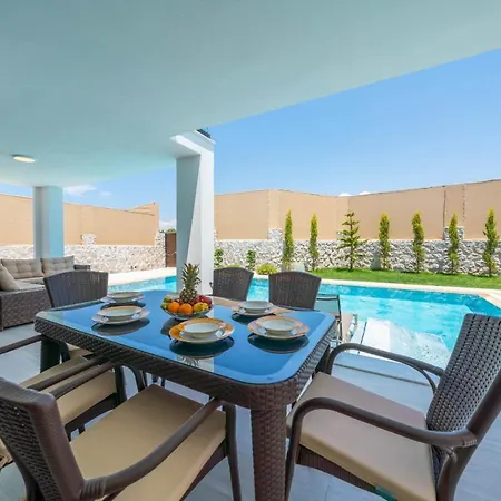 Villa Luxury 4-bed With Private Pool And Jacuzzi