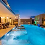 Luxury 4-bed With Private Pool And Jacuzzi * Овачик