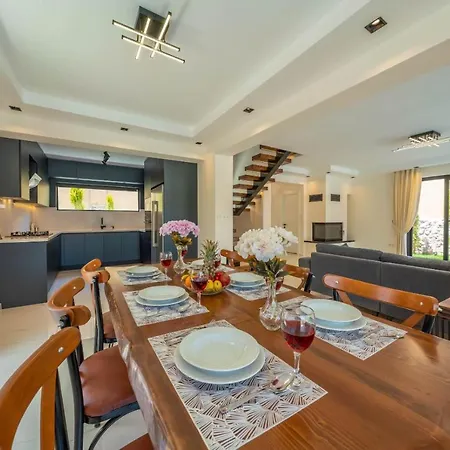 וילה Luxury 4-bed With Private Pool And Jacuzzi *