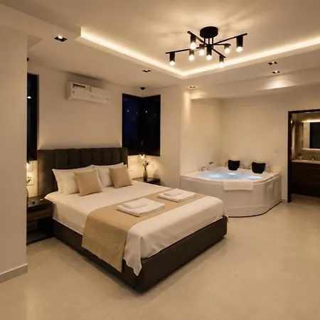 וילה Luxury 4-bed With Private Pool And Jacuzzi *