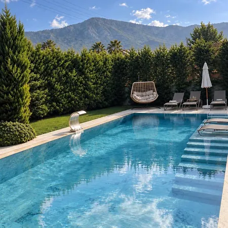 Luxury 4-bed With Private Pool And Jacuzzi וילה *