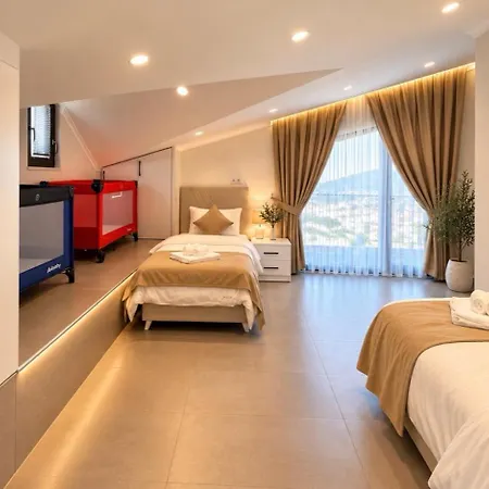וילה Luxury 4-bed With Private Pool And Jacuzzi