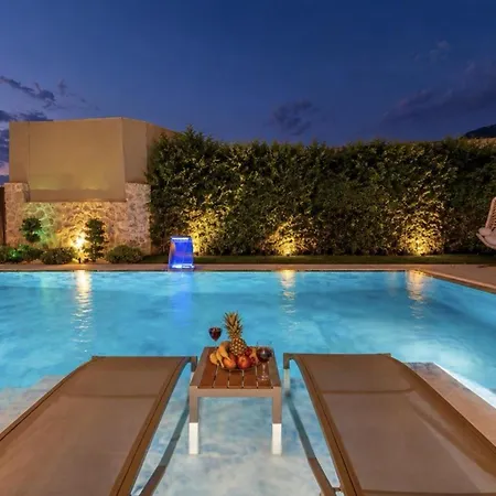 וילה Luxury 4-bed With Private Pool And Jacuzzi *