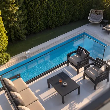 Luxury 4-bed With Private Pool And Jacuzzi וילה