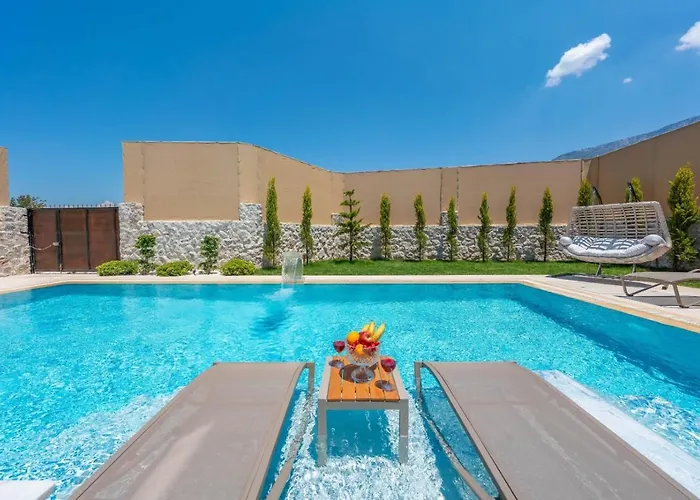 Luxury 4-bed With Private Pool And Jacuzzi Villa Ovacık