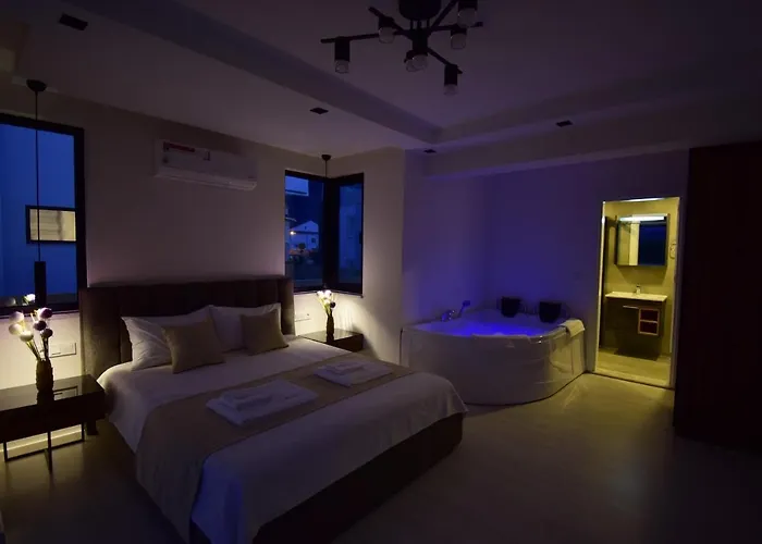 Villa Luxury 4-bed With Private Pool And Jacuzzi